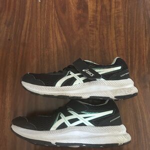 Girls asics  sneakers. Size 3